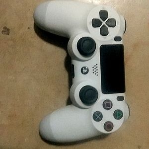 PS4 controller